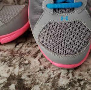 COPY - Under Armour running/walking shoes